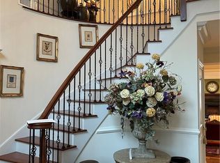 2 East Ct, Pomona, NY 10970