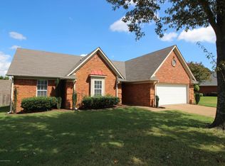 9084 Plantation Lakes Dr, Olive Branch, MS 38654