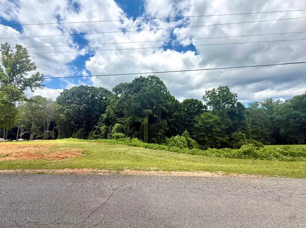 624 Pearson Town Rd, Moore, SC 29369