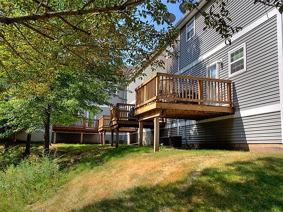 3rd image of 5569 Kenton Ln