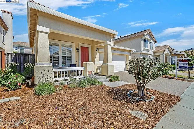 4 bed, 1997 sqft, $5,500 — Photo 2
