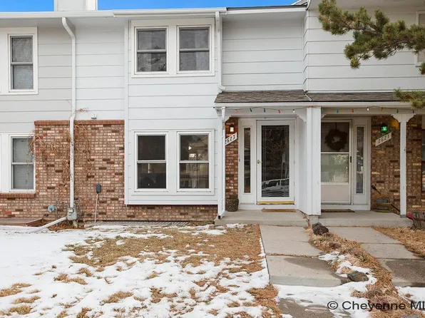 2623 Sagebrush Ave, Cheyenne, WY 82009