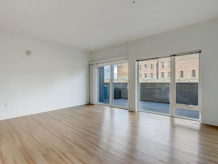 Element Apartments — Photo 18