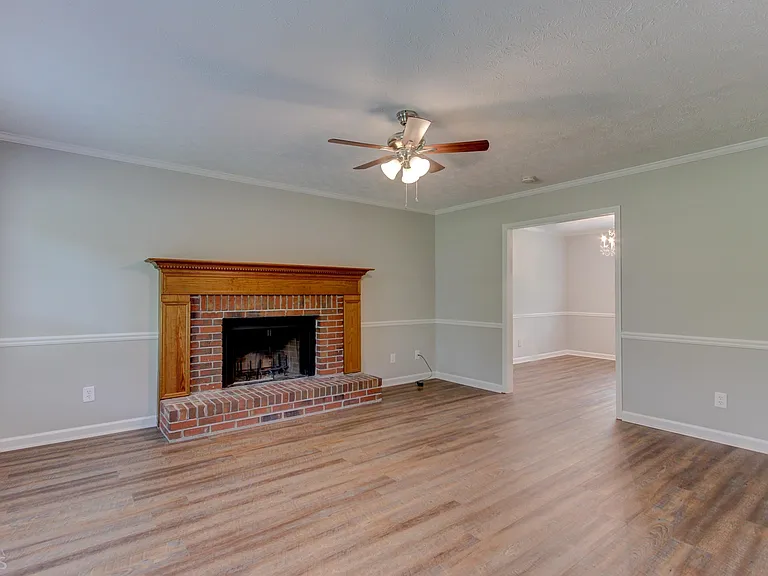 180 Fairfield Cir — Photo 8