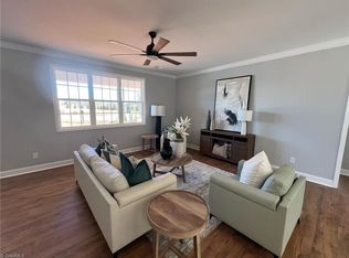 612 Carolina Ave, Yadkinville, NC 27055