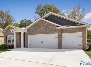 7064 Regency Ln SE, Gurley, AL 35748