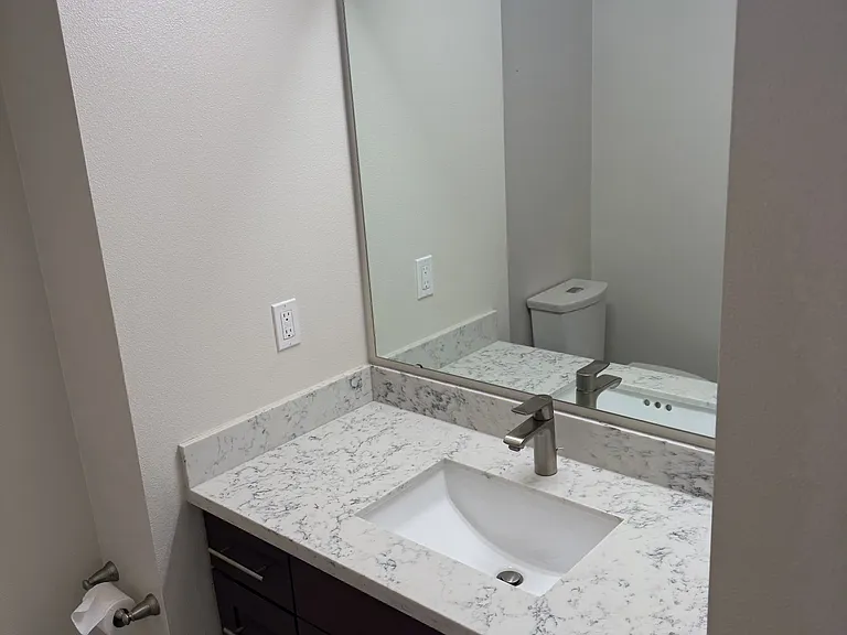6402 Phinney Ave N #13 — Photo 4