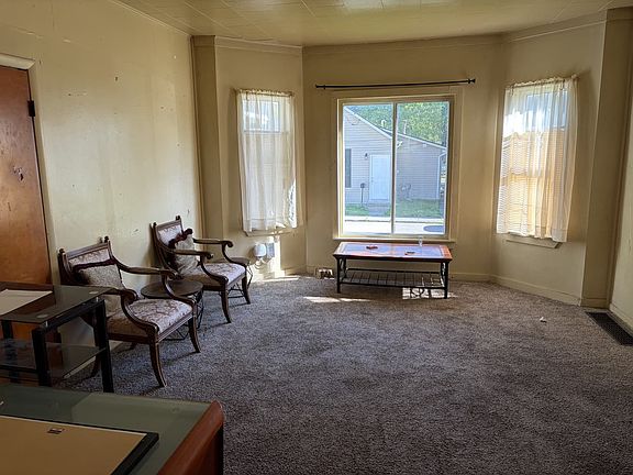 3rd image of 108 Drury Ln