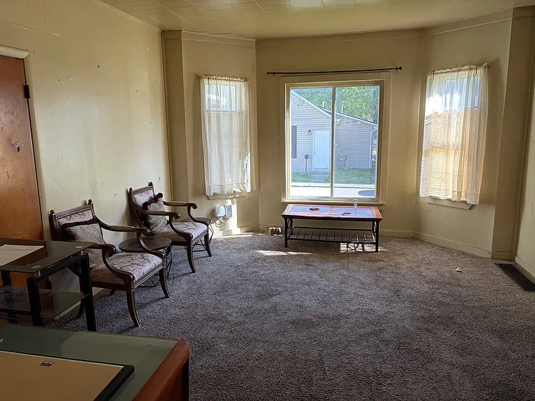 108 Drury Ln — Photo 4