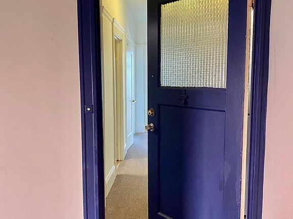 2nd image of 921 Leavenworth St #3