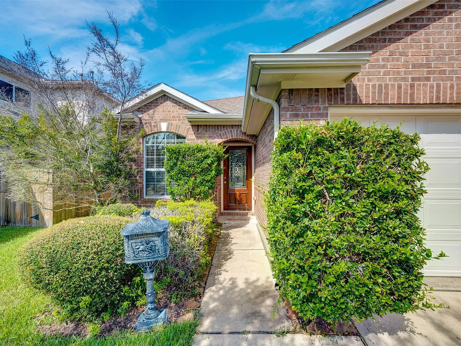 3 bed, 2.0 bath, 1568 sqft, $1,995 — Photo 4