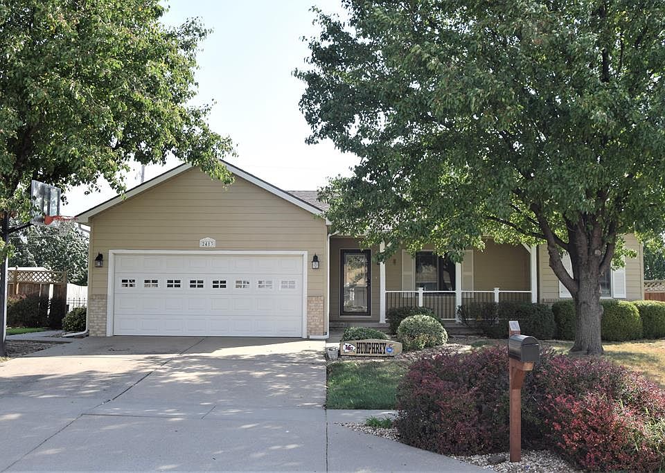 1st image of 2413 Blakemoore Dr