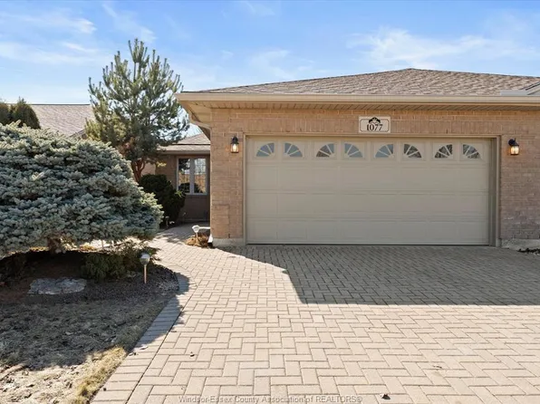 1077 Hacienda Way, Windsor, ON N9G 2T7