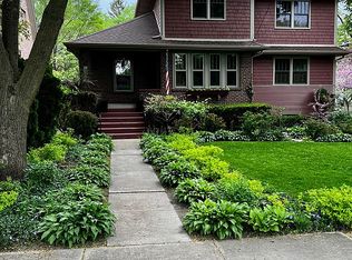 705 Prospect Ave, Barrington, IL 60010