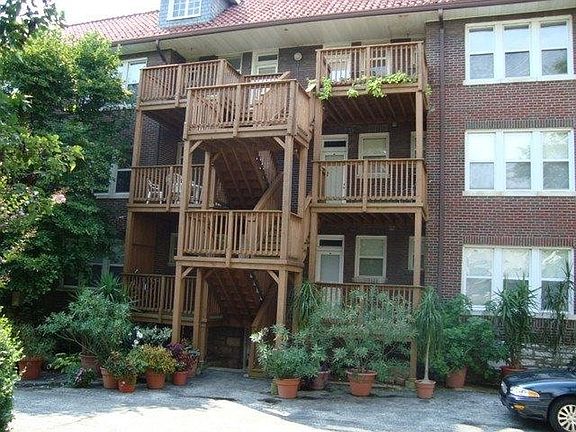 5th image of 6803 Kingsbury Blvd APT 3W