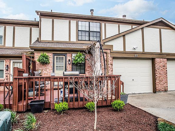 2nd image of 22 Fairgreen Cir
