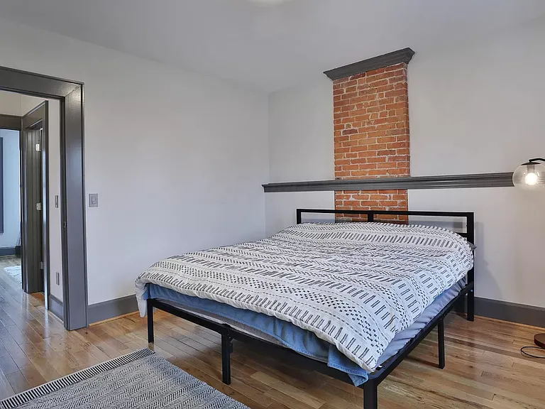 927 E Livingston Ave — Photo 10