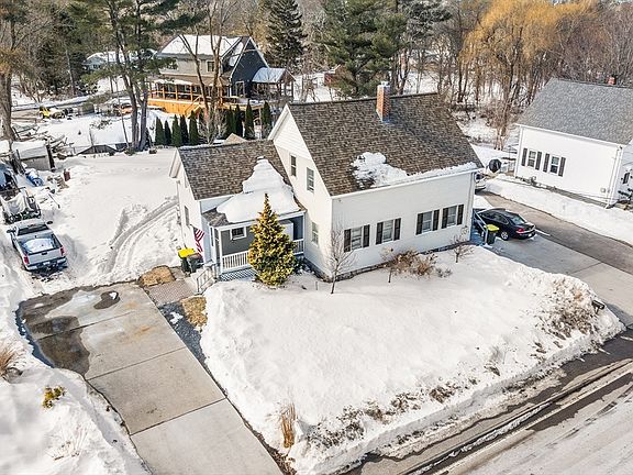 3rd image of 4 Six Beech St