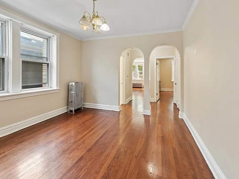 3332 N Claremont Ave #2 — Photo 4