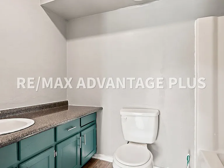 327 Thomas Jefferson Hwy — Photo 39