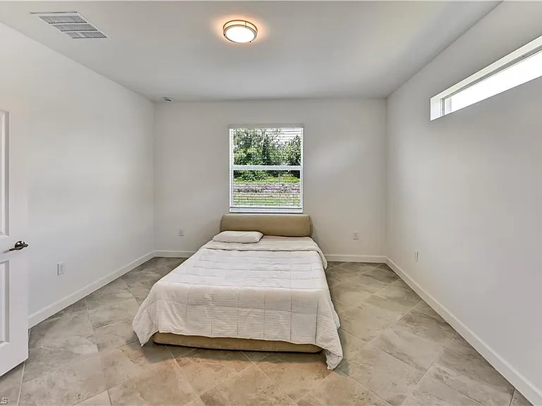 20545 Hazelnut Ct S — Photo 23