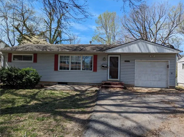 10806 Cambridge Ave, Kansas City, MO 64134