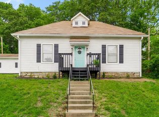 404 Lawrence Ave, Leavenworth, KS 66048