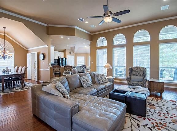 4th image of 1004 Elmgrove Ct