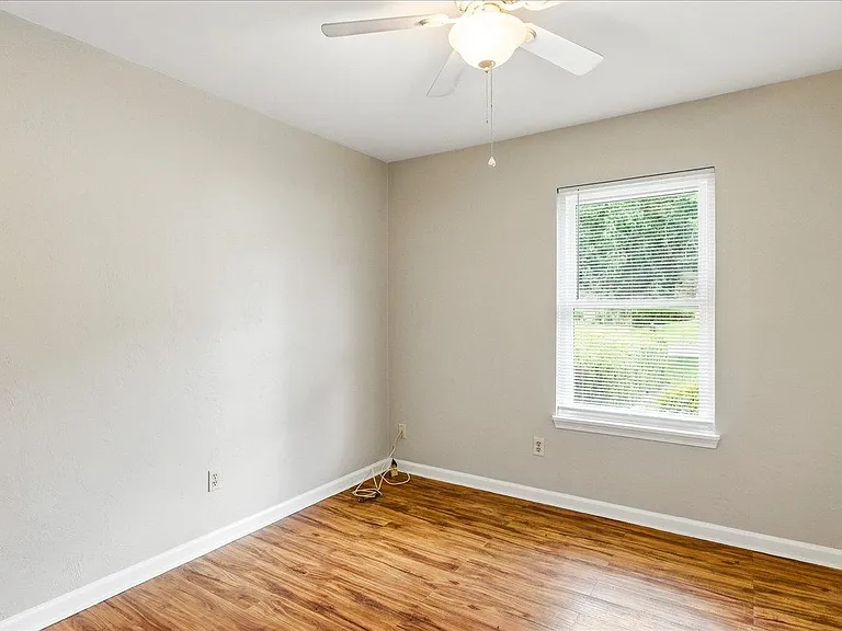 3232 Riddle Dr — Photo 18