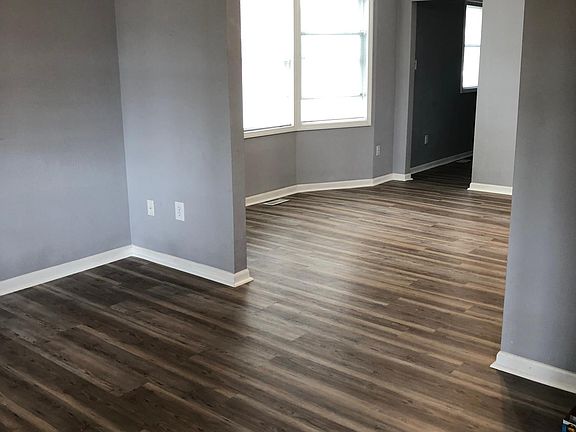5th image of 602 W 39th Ter