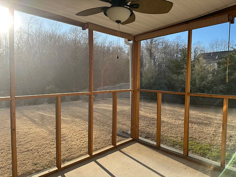 549 W Holloway Dr — Photo 7