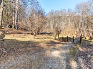 481 Sugar Mountain Rd, Waynesville, NC 28785