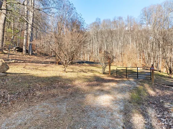 481 Sugar Mountain Rd, Waynesville, NC 28785