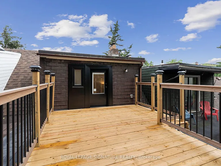 36 Tennis Cres #UPPER — Photo 15