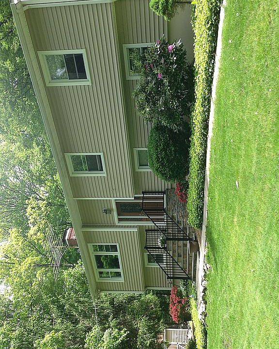 2nd image of 62 Mountain Rd