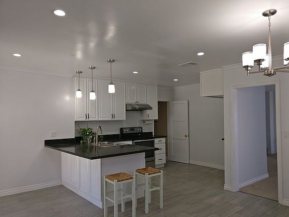 3rd image of 1856 Graylock Ave