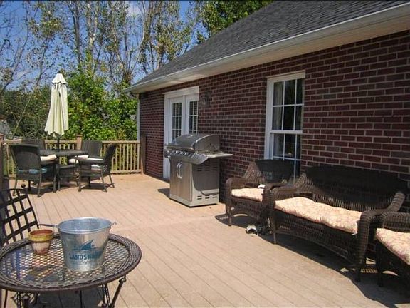 5th image of 111 Pinehurst Dr