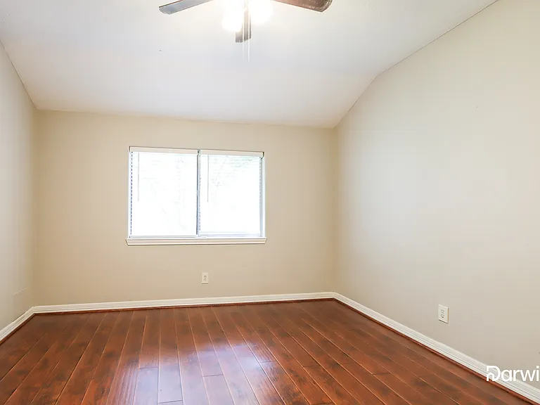 7414 Pebblemill Ln — Photo 12