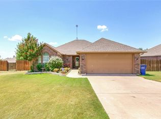1001 Winding Rd, Granbury, TX 76049