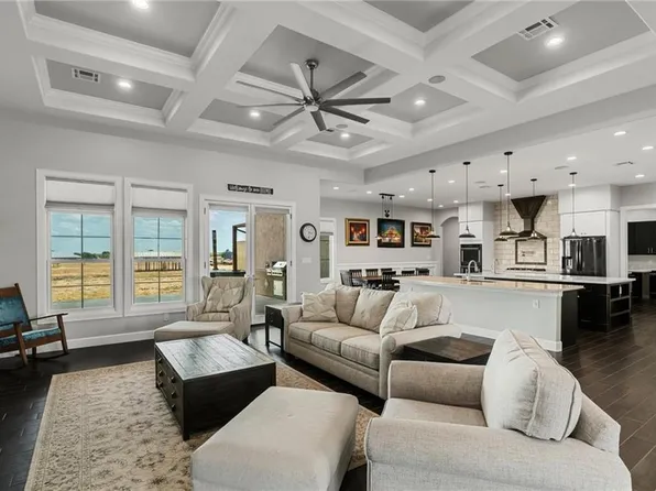 760 County Road 124, Georgetown, TX 78626