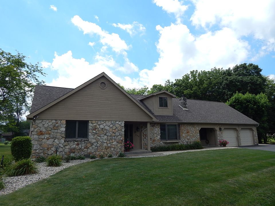 Stone/cedar Exterior