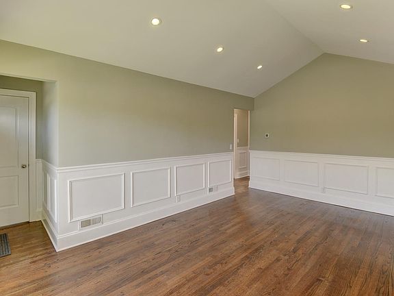 2nd image of 13511 S Green Bay Ave