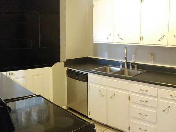 5th image of 510 Fairlawn Dr