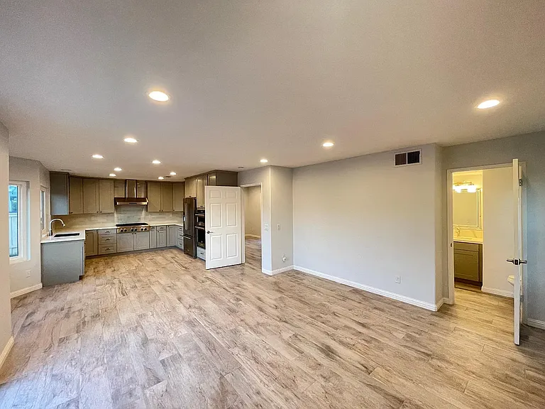 7210 Fargate Ter — Photo 3