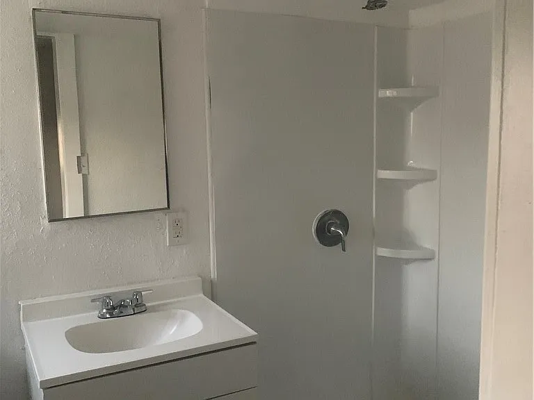 2732 N G St #1 — Photo 7