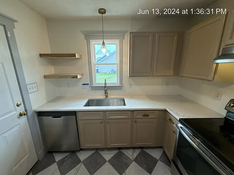 146 Cavalier Dr — Photo 12
