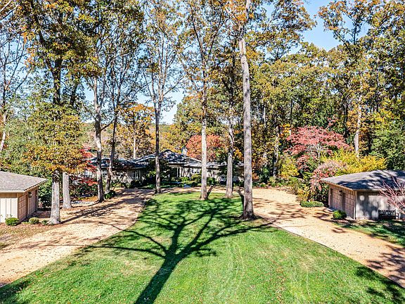 4th image of 219 Red Fox Ln