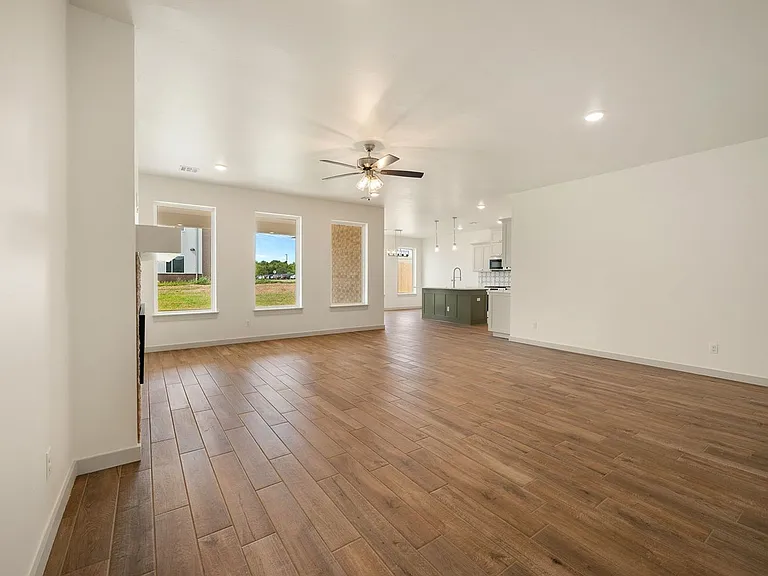 4909 Misty Wood Ln — Photo 13