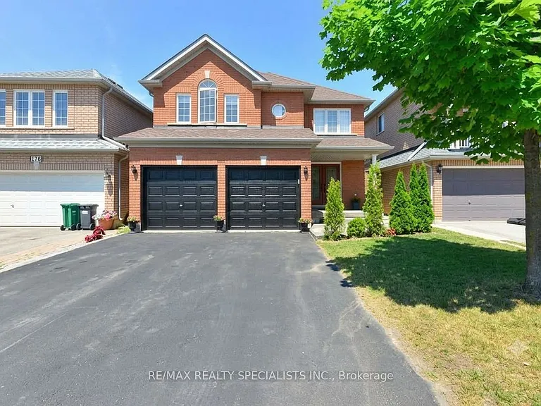 114 River Rock Cres — Photo 1