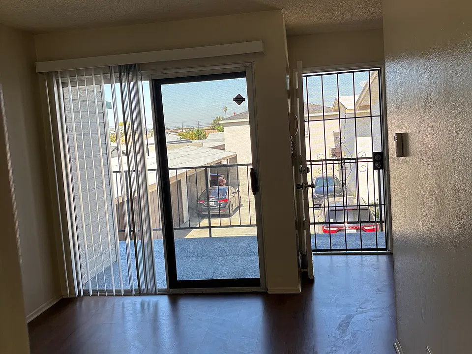12119 Grevillea Ave #12